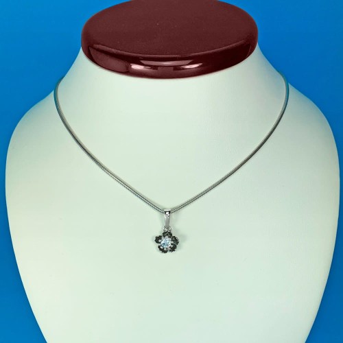 Srebrny Wisiorek Kwiatek Cyrkonia Biała Próba 925 Na Popiersiu