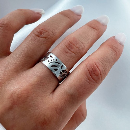 Srebrny Pierścionek Z Motywem Kwiatka Próba 925