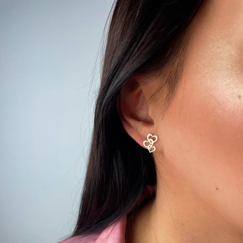 Złote Kolczyki Trzy Serduszka Na Modelce