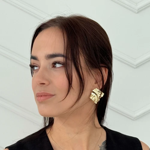 Pozłacane Kolczyki Duże Prostokąt Fala Próba 925 Modelka