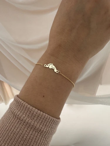 Złota Bransoletka Stópka Na Modelce