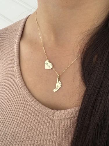 Złoty Naszyjnik Celebrytka Serce Stópka Na Modelce