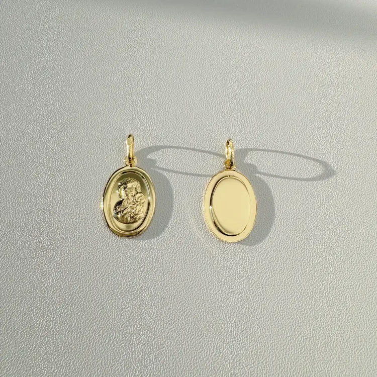 Złoty Medalik Owalny z Matką Boską Częstochowską Pr.585 Przód oraz Tył